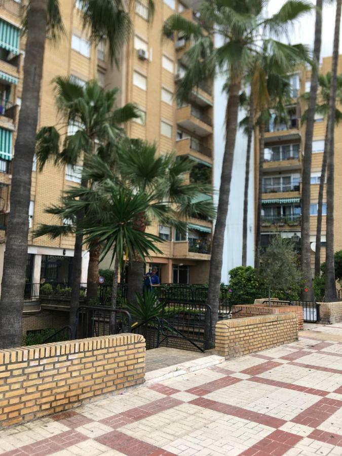 Stunning Spacious City Apartment With Free Parking Málaga Exterior foto