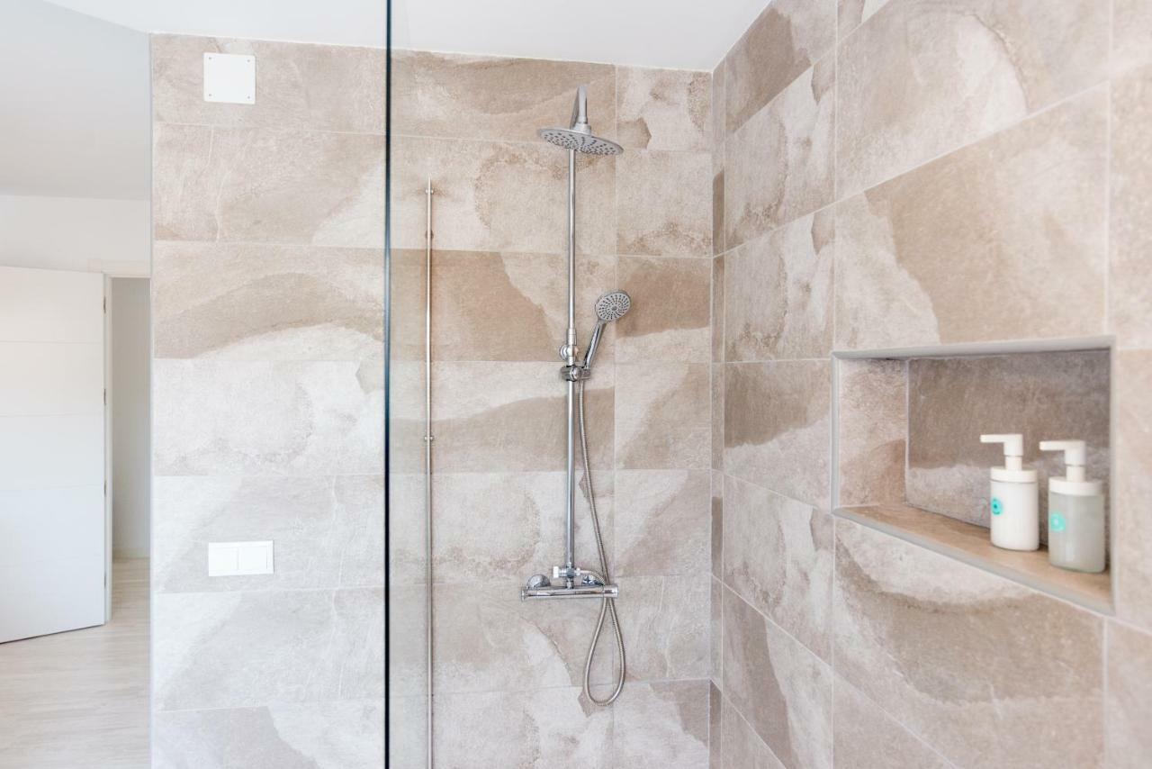 Stunning Spacious City Apartment With Free Parking Málaga Exterior foto