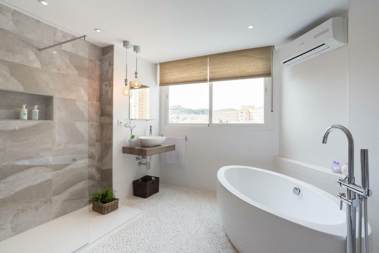Stunning Spacious City Apartment With Free Parking Málaga Exterior foto